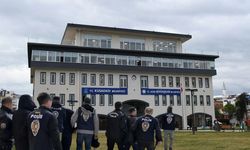 Son Dakika! Kuşadası Belediyesi’ne Operasyon: 12 Kişi Gözaltına Alındı