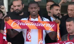 Galatasaray’ın Yeni Yıldızı Rafael Leao İstanbul’a Geldi! İlk Sözleri Osimhen Oldu
