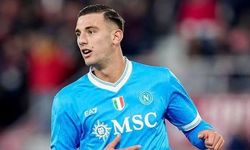 Trabzonspor Transferde Bombayı Patlatıyor! İtalyan Basını Duyurdu: Napoli'nin Yıldız Golcüsü Lorenzo Lucca Gündemde!