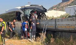 Muğla’da Katliam Gibi Kaza: Otobüs Tıra Çarptı, 2 Ölü, 18 Yaralı!
