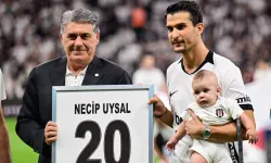 Tüpraş Stadı’nda Duygusal Anlar! Beşiktaş Kaptanı Necip Uysal Yeşil Sahalara Veda Etti!