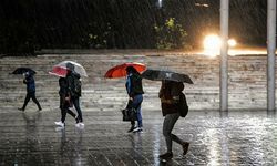 Meteoroloji’den Peş Peşe Uyarılar! Birçok Bölgede Kuvvetli Sağanak Bekleniyor!