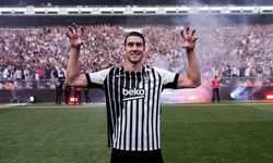 Siyah-Beyazlılarda Vlahovic Çılgınlığı! Türkçe Sözlerle Tribünleri Yıktı Geçti: Hazır Mısınız, Başlıyoruz!