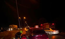 Burhaniye’de Gece Yarısı Feci Kaza! Aracın Altında Kalan Vatandaş Olay Yerinde Hayatını Kaybetti!