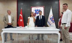 Balıkesir Basınında Mutlu Gün: Hüseyin Tülek İle Fatmanur Dünyaevine Girdi: Nikah Şahidi Milletvekili Canbey Oldu!