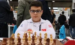 Türk Satranç Mucizesi Tarih Yazdı: 15 Yaşındaki Yağız Kaan Erdoğmuş Gençlerde Dünya 1 Numarası!