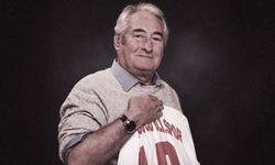 Ayvalıkgücü Belediyespor'a Acı Haber! 60 Yıllık Çınar "Kral İsmet" Vefat Etti: Camia Yasa Boğuldu!