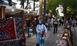 Sındırgı’da Yağcıbedir Halısı Festivali Başladı! Aydilge ve Elif Buse Doğan Sahne Alacak