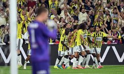 Fenerbahçe-Beşiktaş Derbisinde Nefes Kesen İlk Yarı! 2 Gol, İptal Edilen Gol ve Kartlar