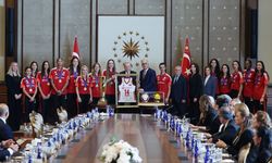Avrupa’nın Şampiyonları Külliye’de! Erdoğan Filenin Sultanları’nı Kabul Etti