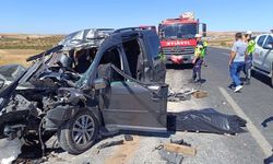 Anne, Baba ve İki Çocuk... Kamyona Çarpan Araçta Aynı Aileden 4 Kişi Hayatını Kaybetti