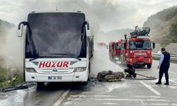 Seyir halindeki yolcu otobüsü cayır cayır yandı!