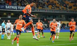 Başakşehir Gençlerbirliği'ni 4 Golle Geçti! Shomurodov ve Skov Olsen Yıldızlaştı!