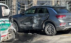 Silivri TEM Bağlantı Yolunda Korkutan Kaza: Jandarma Ekip Aracı Otomobille Çarpıştı, 3'ü Asker 4 Kişi Yaralandı!