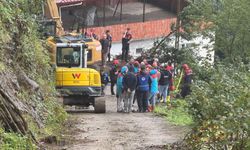 Son Dakika: Trabzon Ortahisar'da Ev Temelinde Heyelan Kabusu! Toprak Altında Kalan Şahıs Hayatını Kaybetti!
