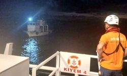 Avşa Adası’nda Denizde Korku Dolu Anlar! İçinde 3 Kişi Bulunan Tekne Sürüklendi!