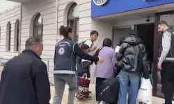 Havran'da Şüpheli Araç Durduruldu! İçinden 14'ü Çocuk 29 Kişi Çıktı