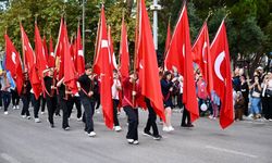 Cumhuriyet Meydanı'ndan Ayyıldıztepe'ye: Bandırma'da Kurtuluş Coşkusu!