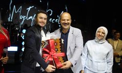 İvrindi’de Kurtuluş Günü Coşkusu: Mustafa Ceceli Konseriyle Unutulmaz Gece