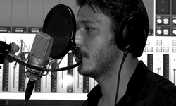 Mercan Köşk'ün Aras'ı Kubilay Aka'dan Müzik Sürprizi: Stüdyoya Girdi, Akşam Olur Karanlığa Kalırsın Türküsünü Söyledi!