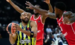 EuroLeague Süper Kupa’da Nefes Kesan Son: Fenerbahçe Tarfin Olympiakos’a Son Saniyelerde Kaybetti!