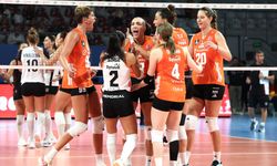 Ebrar Karakurt Sahalara 21 Sayıyla Döndü! Zehra Güneş’ten VakıfBank’a 9 Sayılık Katkı