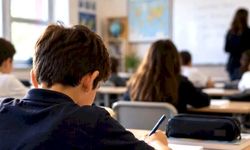 17 Milyon Öğrenci İçin İlk Zil Yarın Çalacak: Okullarda Yeni Dönem Başlıyor!