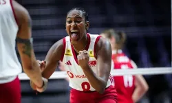 İstiklal Marşı’nı Okuması Tartışma Yarattı! Sinead Jack-Kısal Tek Cümleyle Yanıt Verdi: “Ben Türküm”