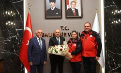 Balıkesir’de İtfaiye Haftası Buluşması! İtfaiyeciler Vali Ustaoğlu’nu Ziyaret Etti