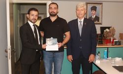 MHP Heyetinden Kongre Öncesi Balıkesir Politika Gazetesi’ne Ziyaret