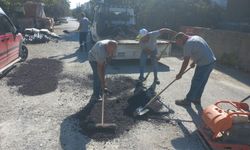 Burhaniye’de Çalışmalar Hız Kesmeden Sürüyor: Yollar, Altyapı ve Parklar İçin Ekipler Sahada!