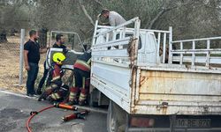 Burhaniye’de Feci Kaza! Sürücü Araçta Sıkıştı