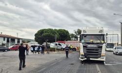 Balıkesir-Bursa Kara Yolunda Tır ile Ticari Araç Çarpıştı: Kazada Sürücü Yaralandı!