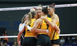 VakıfBank Eczacıbaşı'nı 3-2 Yendi, Şampiyonlar Kupası'nı Müzesine Götürdü! Voleybolda Muhteşem Final