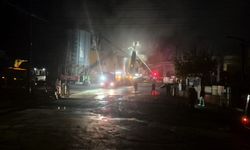 Balıkesir Bandırma'da Yağ Fabrikasında Büyük Yangın: Ekiplerin Yoğun Çabasıyla Kontrol Altına Alındı!