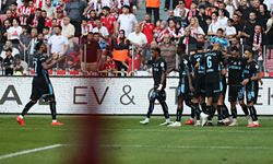 Karadeniz Derbisinde Gol Yağmuru! İlk Yarıda Trabzonspor, Samsunspor Karşısında Fırtına Gibi Esti!