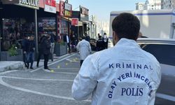 Esenyurt'ta Dehşet Anları: Kuyumcuya Silahlı Saldırı Düzenleyip Otomobil Gasp Ederek Kaçtı!
