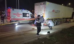 Bandırma'da Feci Kaza! Park Halindeki Tıra Çarpan 30 Yaşındaki Motosiklet Sürücüsü Hayatını Kaybetti