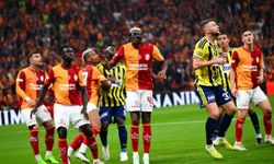 Galatasaray - Fenerbahçe Derbisinde Osimhen Şov! İlk Yarıda 2 Gol Birden Attı