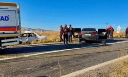Emirdağ'da Feci Trafik Kazası! İki Otomobil Kafa Kafaya Çarpıştı: 4 Kişi Hayatını Kaybetti