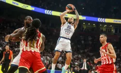 Anadolu Efes EuroLeague'de İkinci Yenilgisini Aldı: Kızılyıldız Deplasmanında Belgrad Arena'da Kaybetti!