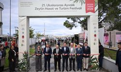 Ayvalık'ta 21. Uluslararası Zeytin Hasat ve Turizm Festivali Başladı