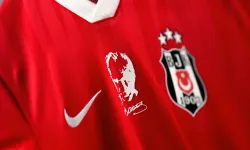 Beşiktaş'tan Cumhuriyet'e Özel Forma! 2026-2027 Sezonunun 4. Forması Satışa Çıkıyor