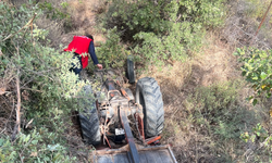 Ayvalık'ta Traktör Devrildi! Kırcalar Mahallesi'nde Trafik Kazası: 1 Yaralı
