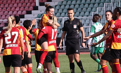 Galatasaray Kadın Futbol Takımı'ndan Tarihi Skor: Şile Bilgidoğa Ağlarını 22 Kez Havalandırdılar!