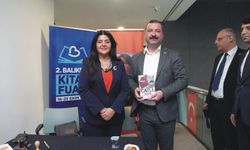 ABDULLAH ÇATLI’NIN KIZI GÖKÇEN ÇATLI BALIKESİR’DE OKURLARIYLA BULUŞTU