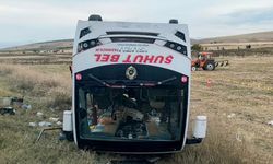 SON DAKİKA: Afyonkarahisar'da Midibüs Devrildi! 25 Kişi Yaralandı