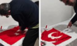 Son Dakika: Edremit'te Atatürk ve Türk Bayrağına Hakaret Eden Öğretmen Tutuklandı!