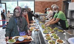 Edremit'te Kent Lokantası ve Kent Kafe İlgi Görüyor! Başkan Ertaş Meclis Üyeleriyle Aynı Sofrada Buluştu