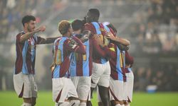 Finlandiya'da Fırtına Kopuyor! Onuachu ve Salah Attı, Trabzonspor KuPS Deplasmanında İlk Yarıyı Önde Kapattı!